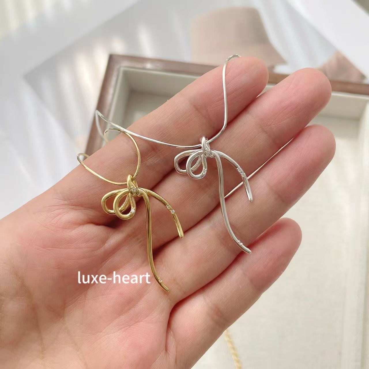 Niche design S925 silver line bow necklace