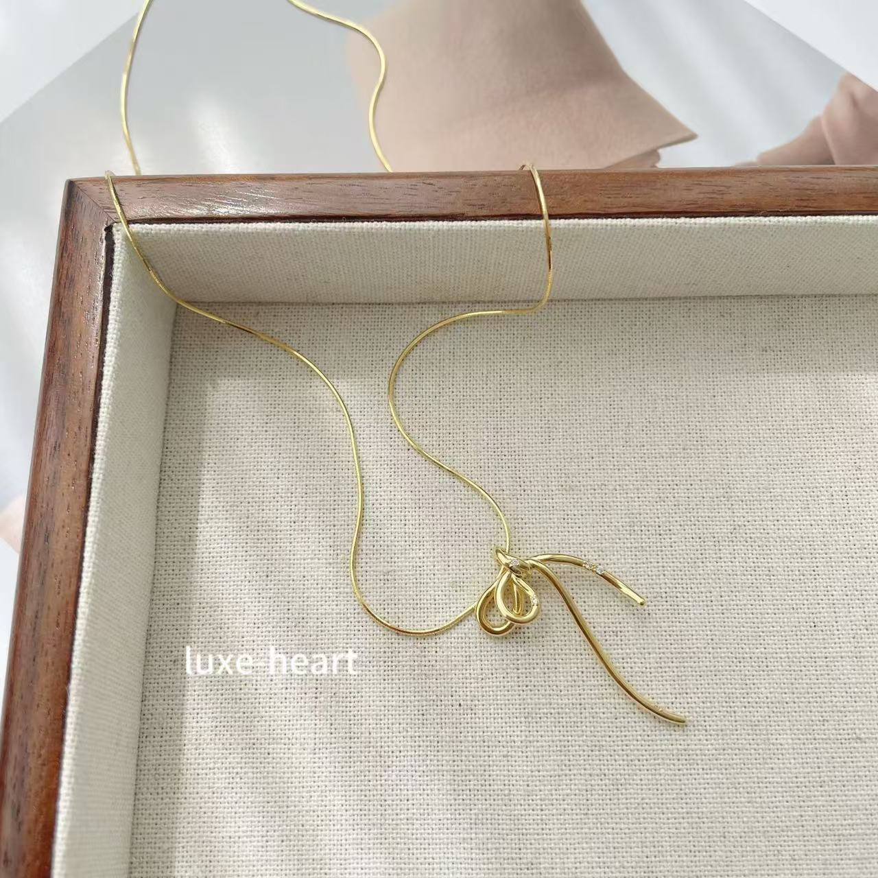 Niche design S925 silver line bow necklace