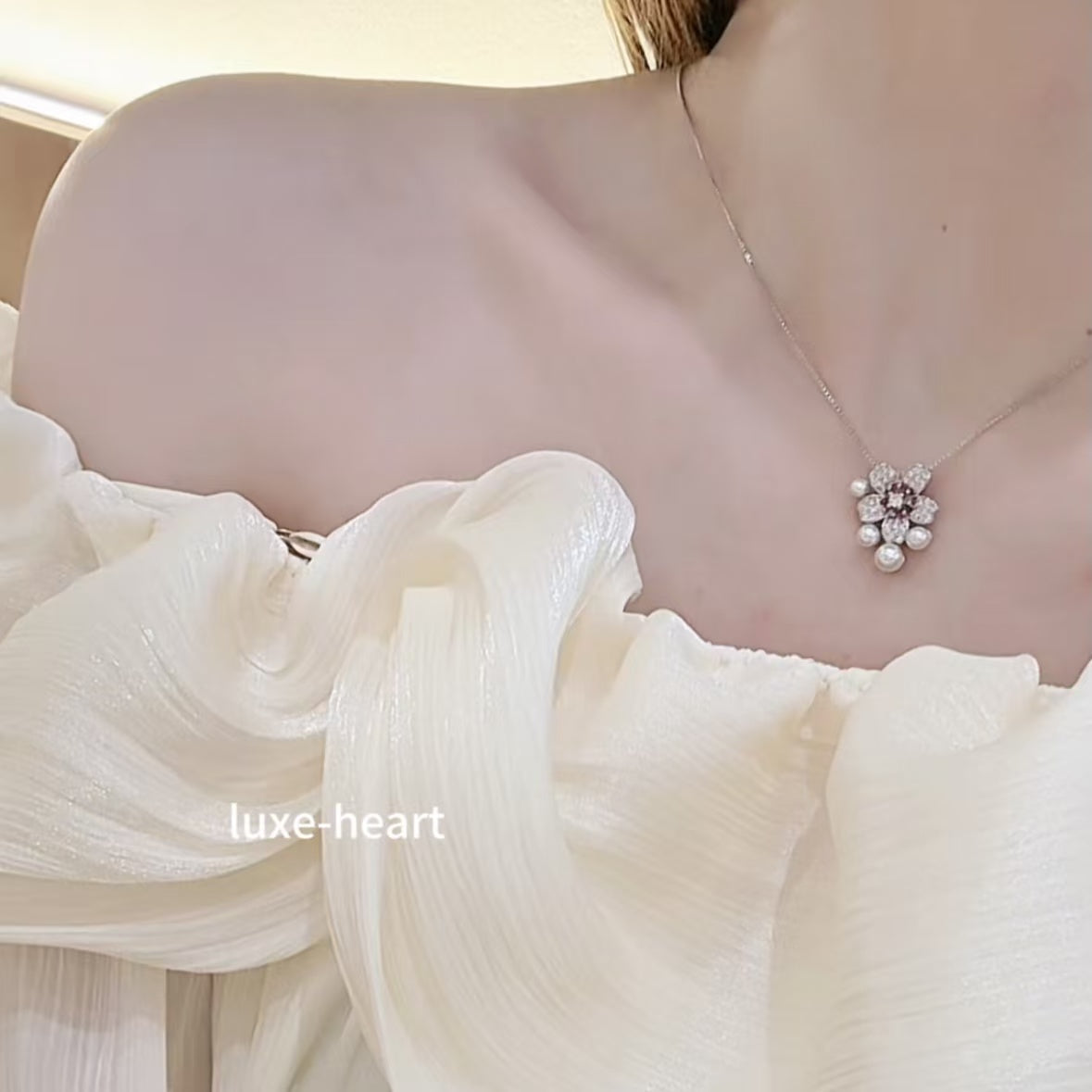 Gradient pink micro-inlaid zircon cherry blossom pearl necklace