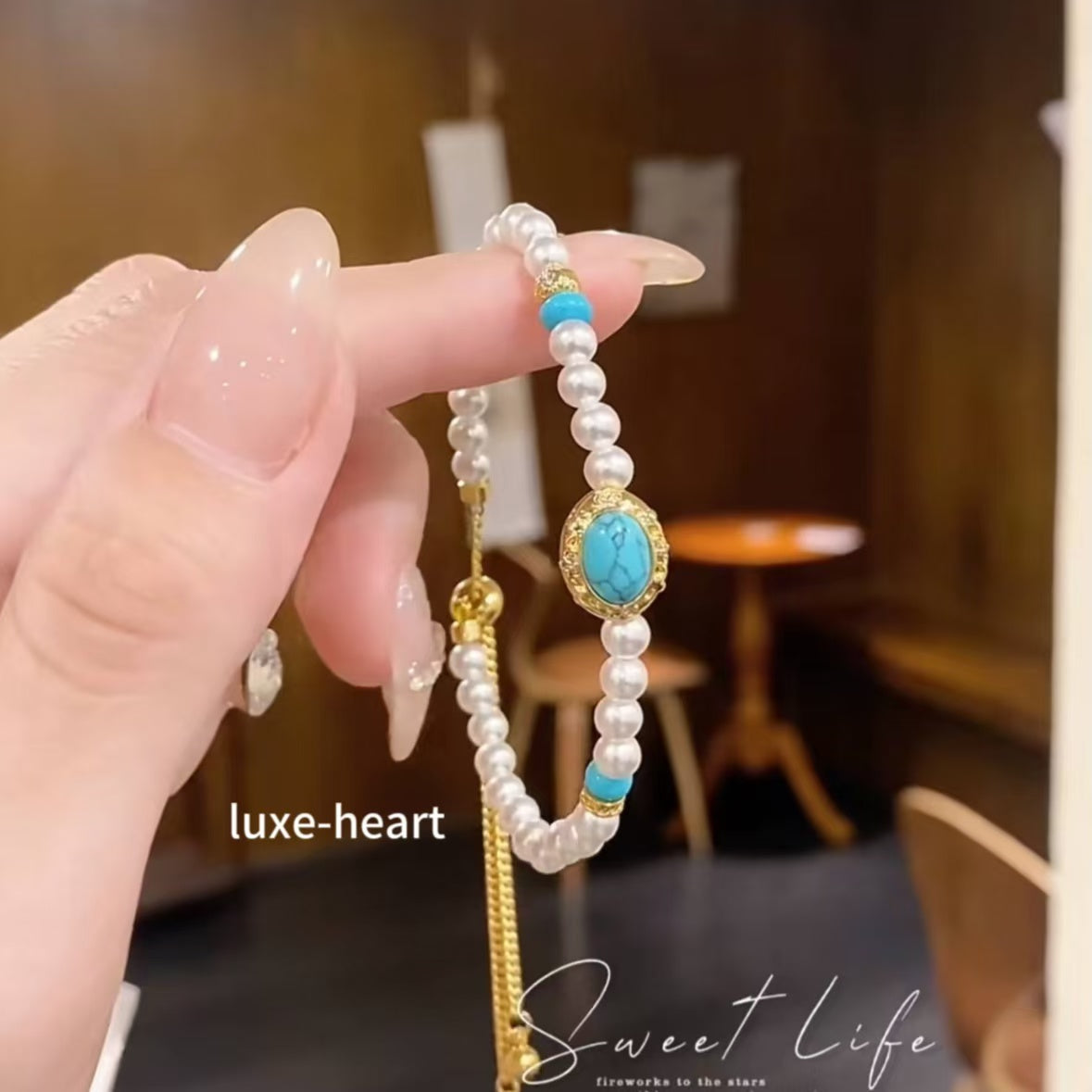 Fashionable and light luxury turquoise pearl pull-out bracelet
