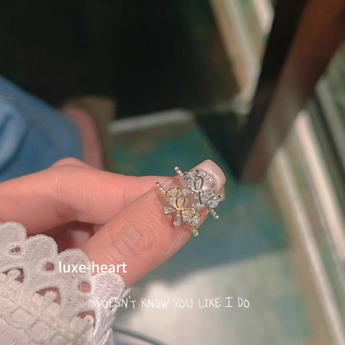 Niche Design Copper-Plated Zircon Bow Ring – High-End Elegant Jewelry for Women