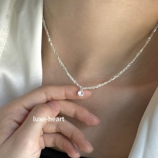 Light luxury niche design hand-woven S925 silver loose diamond moissanite shiny exquisite necklace for women