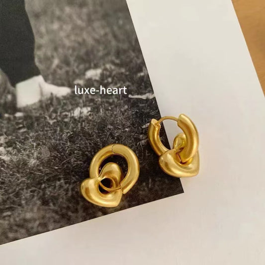 French retro simple brass plated with real gold high-end peach heart earrings